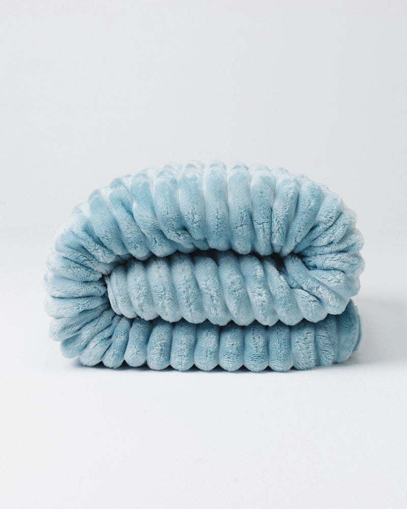 Ribbed Fluffy Throw