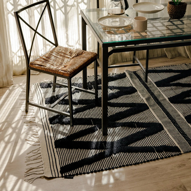 The Crisscross Black Rug