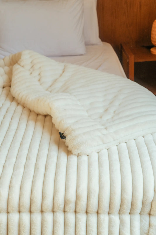 Off-White Ribbed Fluffy Duvet